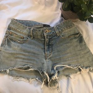 🗺 Cropped festival shorts